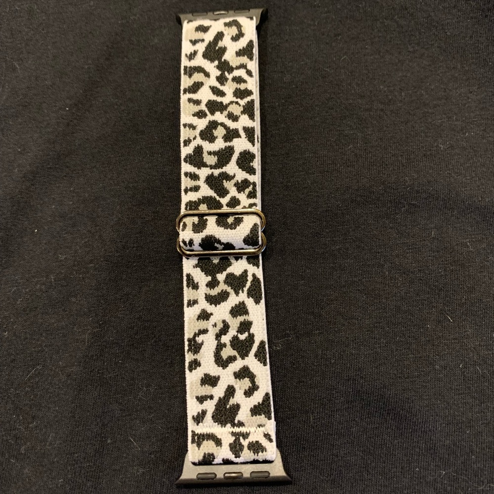 Brand new elastic Apple Watch band White leopard pattern